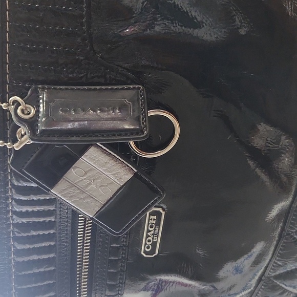 🔹️ Coach 🔹️Poppy Daisy black liquid gloss PATENT leather shoulder tote bag 🖤 - Picture 8 of 9